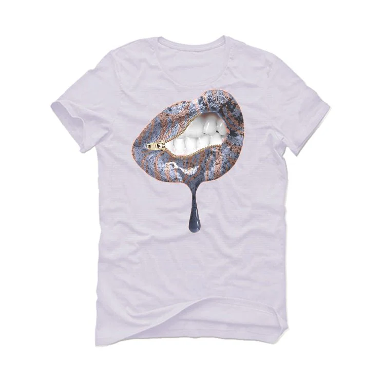Air Jordan 1 High OG WMNS Washed Pink | ILLCURRENCY White T-Shirt (LIPS UNSEALED) - Image 2